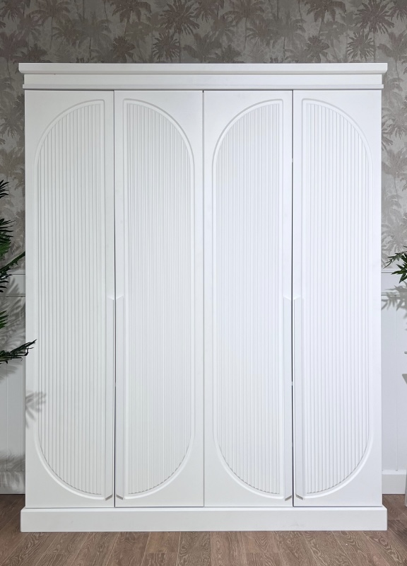 Chanel 4 Kapaklı Dolap